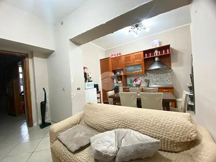 Appartamento trilocale in vendita in Vico Lungo del Ponte, Napoli