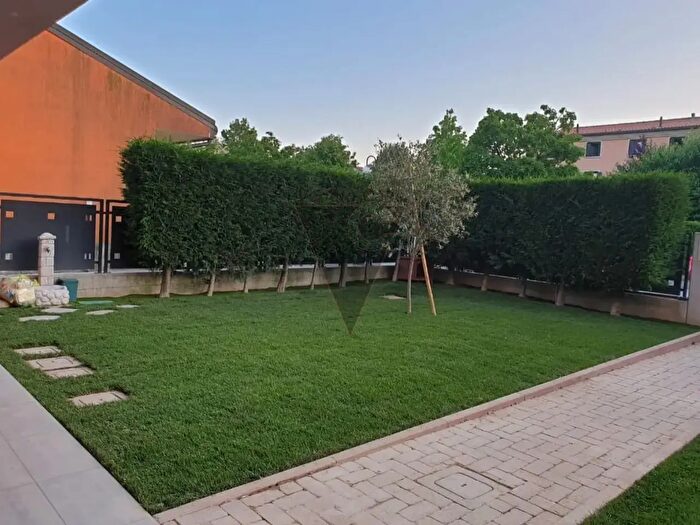 Appartamento trilocale in vendita in Via Lago dIseo, Pianiga