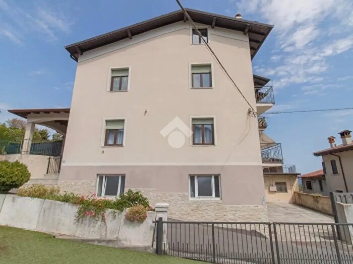 Casa con 5 locali in vendita in Via Dossolo, Bione