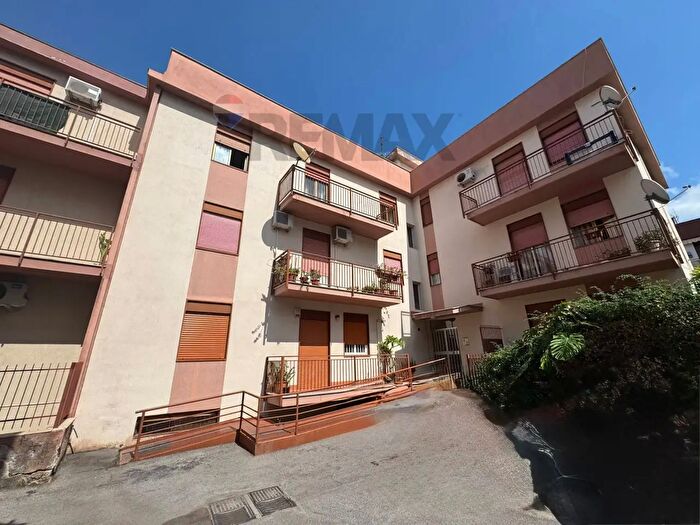 Appartamento quadrilocale in vendita in Via Cruillas b, Palermo