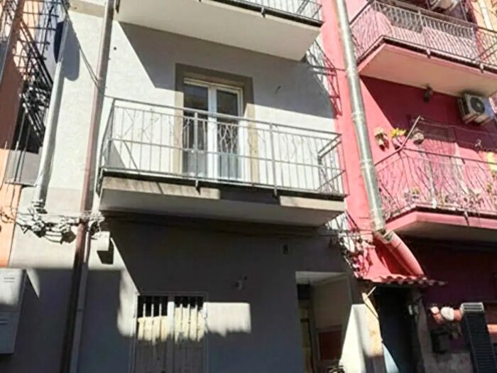 Casa con 7 locali in vendita in Via dell'Anitra, Catania
