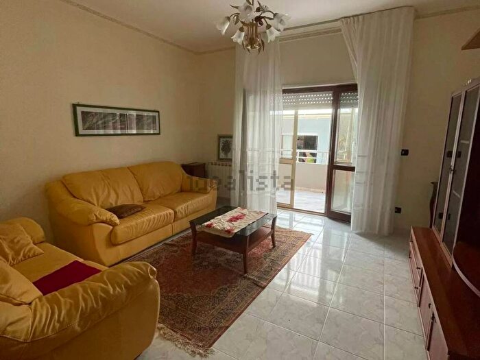 Appartamento quadrilocale in vendita in Via Nazionale, Centro, Villa San Giovanni