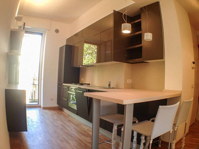 Appartamento trilocale in affitto in Via degli Scipioni, Morgagni, Milano