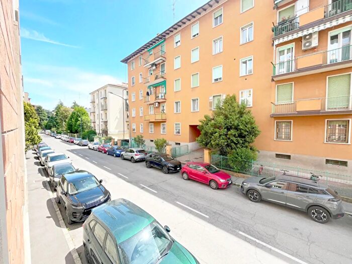 Appartamento trilocale in vendita in Via Claudio Treves, Bologna