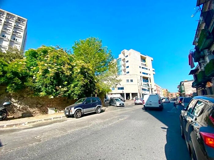 Appartamento bilocale in vendita in Vico Vincenzo Valente, Napoli