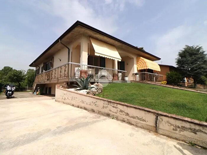 Casa con 6 locali in vendita in Via Gramsci, Porto Mantovano