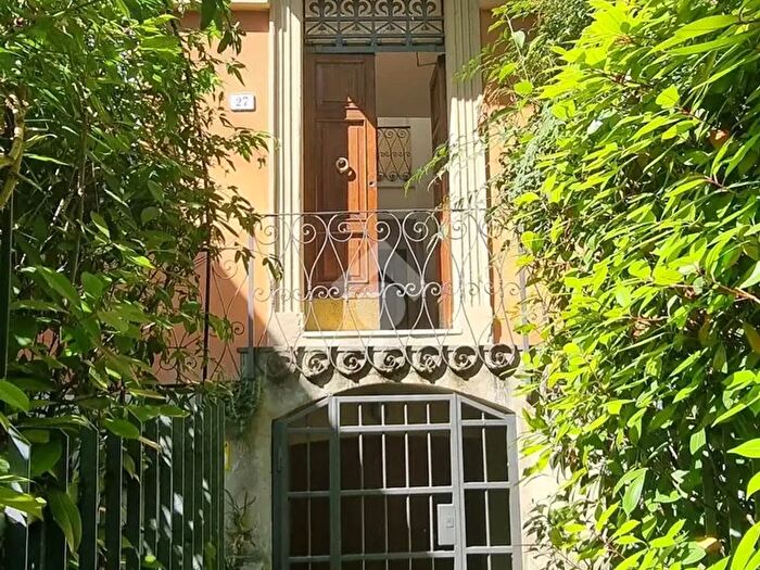 Appartamento con 5 locali in vendita in Via G Francesco Barbieri, Bologna