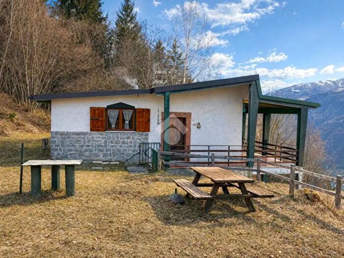 Casa quadrilocale in vendita in Via Canali, Tirano