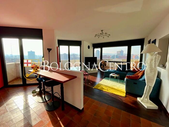Appartamento con 6 locali in vendita in Via Emilio Zago, Bologna