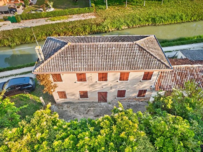 Casa con 5 locali in vendita in Via Giuseppe Garibaldi, Arzergrande