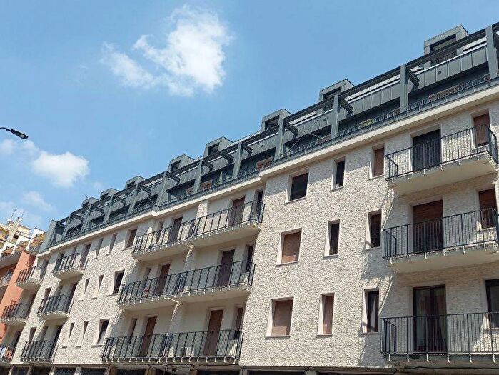 Appartamento trilocale in affitto in Via Antonio Fogazzaro, Montenero, Milano