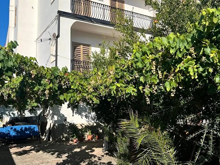 Appartamento con 6 locali in vendita in Traversa III Amalfi, Gizzeria