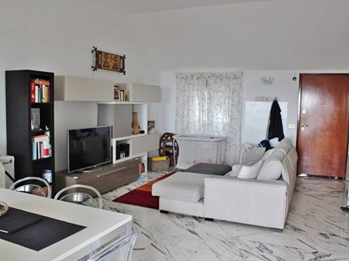 Appartamento trilocale in affitto in Via Don Luigi Sturzo, Quarto, Genova