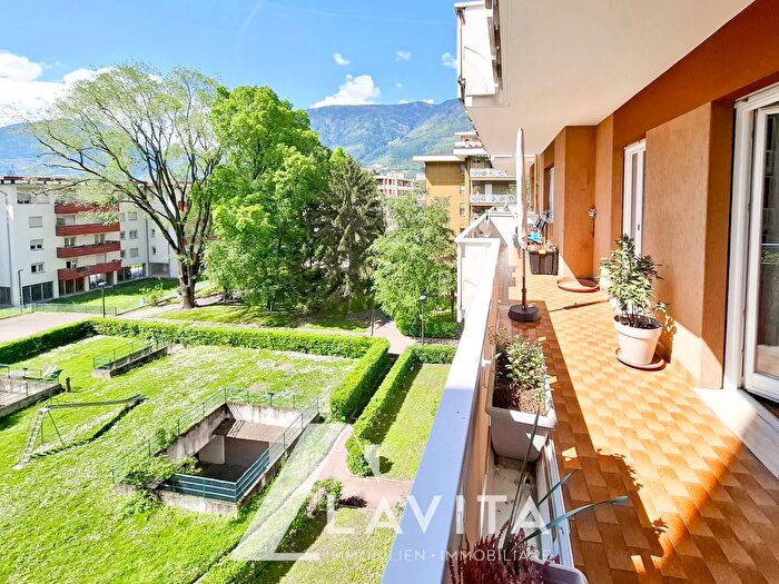 Appartamento con 6 locali in vendita in Piazza San Vigilio, Merano