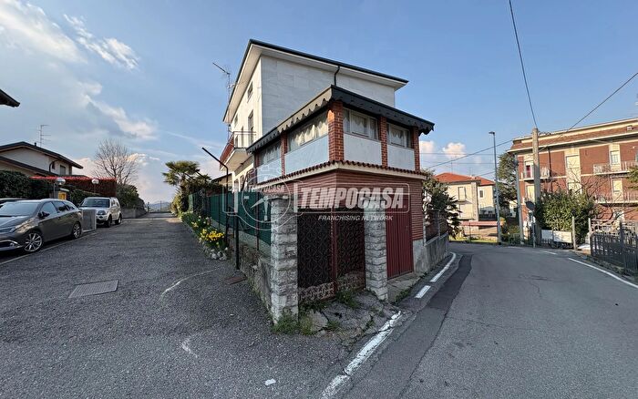 Case in Vendita e in Affitto - 2