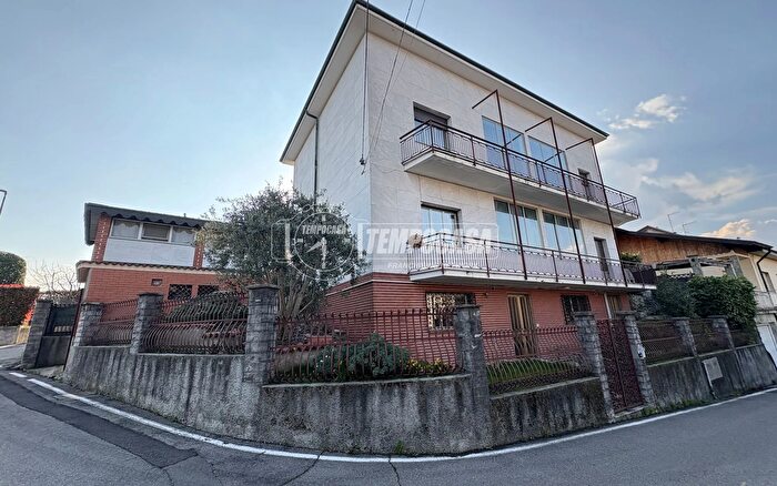Casa con 6 locali in vendita in Via Prealpi, Grandate