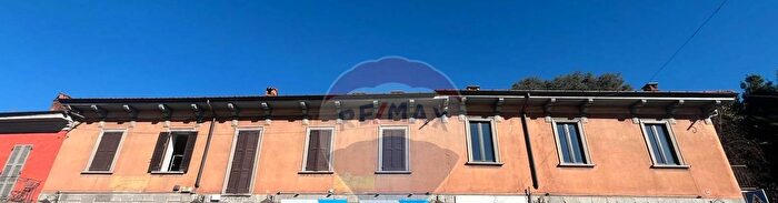 Appartamento bilocale in vendita in Via Aldo Mazza, Gavirate