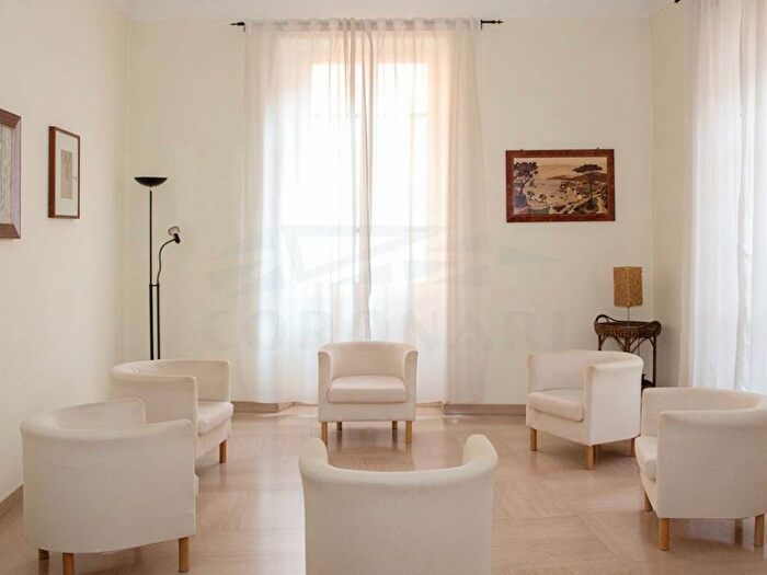 Appartamento con 6 locali in affitto in Via Zara, Trieste Coppedè, Roma