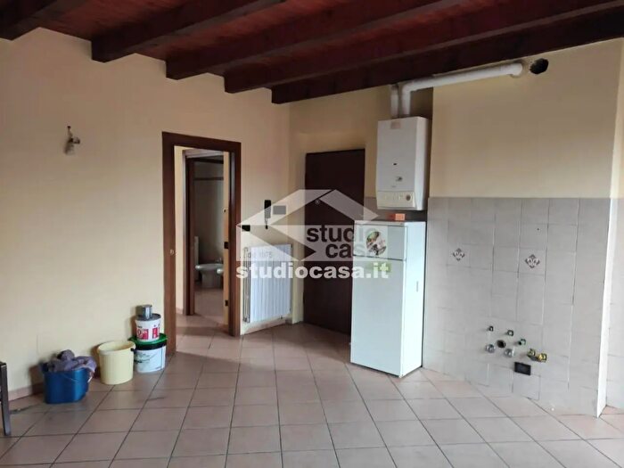 Appartamento bilocale in vendita in Via Rossini, Calvenzano