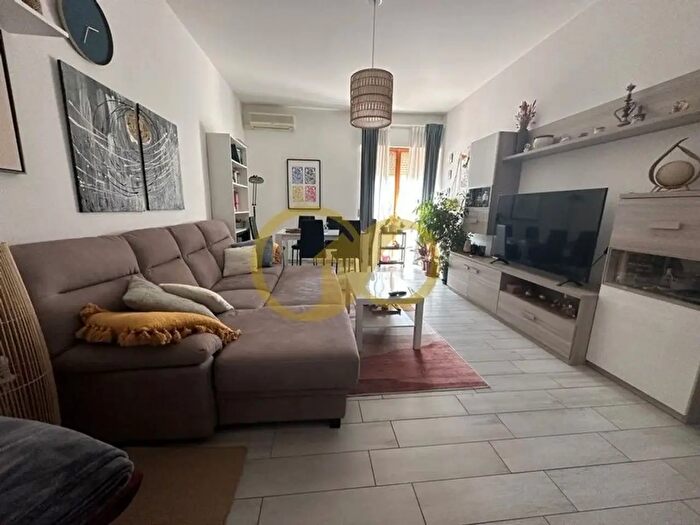 Appartamento con 5 locali in vendita in dell Unità, Tolentino