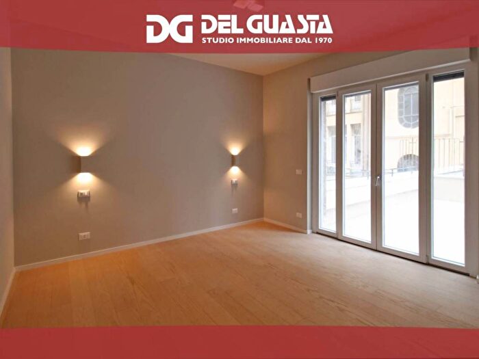 Appartamento con 6 locali in affitto in Via Ceccardo Roccatagliata Ceccardi, Centro Città, Genova