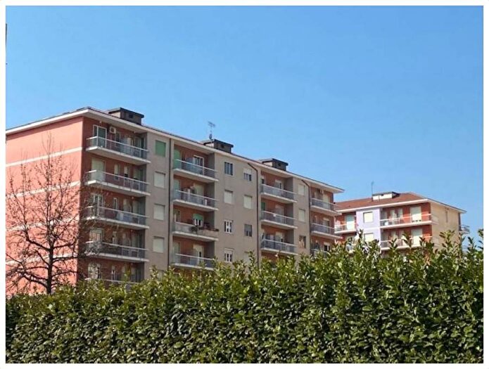 Appartamento trilocale in affitto in Via Pavone, Banchette