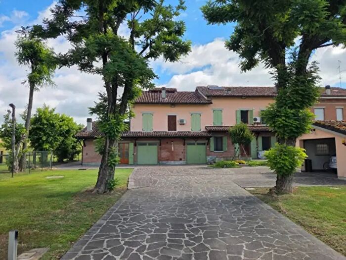 Casa con 6 locali in vendita in Via Luigi Gonzaga a, Guastalla