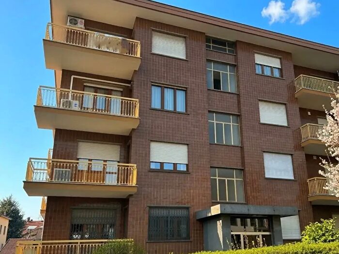Appartamento quadrilocale in vendita in Strada Carignano, Moncalieri