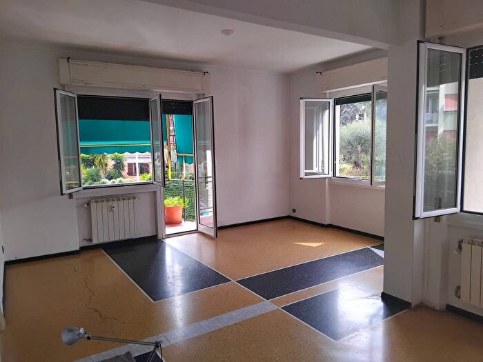 Appartamento quadrilocale in affitto in Via Angelo Orsini, Albaro, Genova