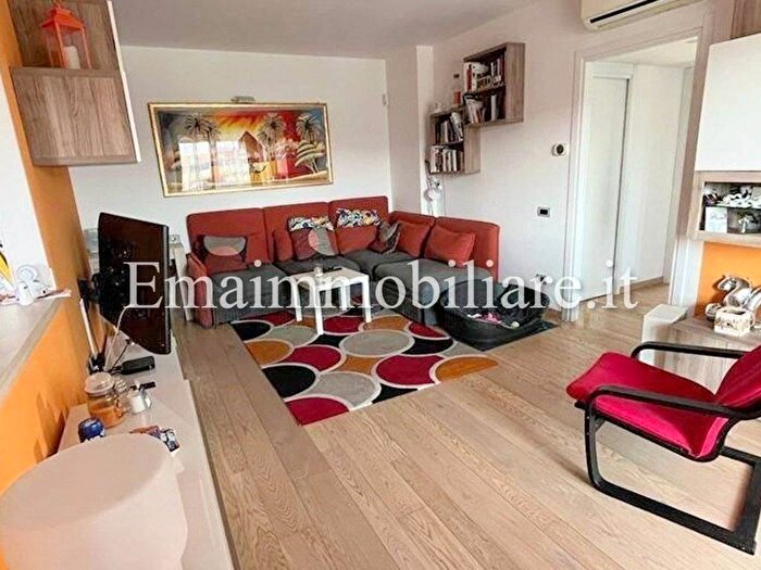 Appartamento trilocale in affitto in Via della Villora, Viale Libertà, Monza