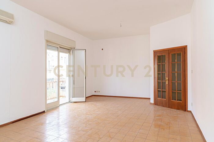 Appartamento con 5 locali in vendita in Piazza Umberto I, Motta SantAnastasia