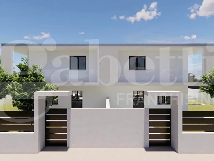 Casa quadrilocale in vendita in Via Lussu, Oristano