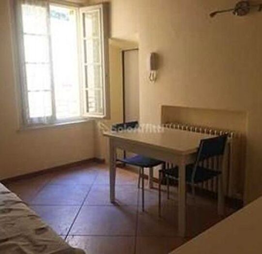 Appartamento con 5 locali in vendita in Centro Storico Zona Via Cairoli, Reggio Emilia