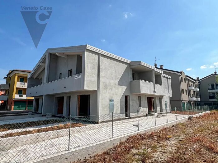 Casa quadrilocale in vendita in Pontelongo