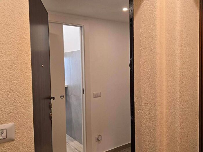 Appartamento monolocale in affitto in Via Budua, Istria, Milano