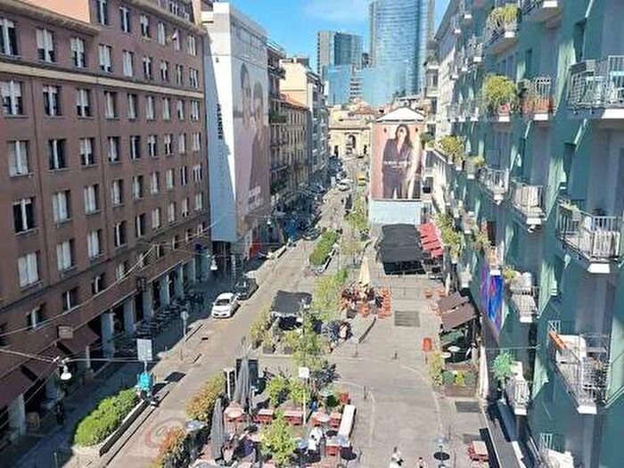 Appartamento quadrilocale in affitto in Largo La Foppa, Moscova, Milano