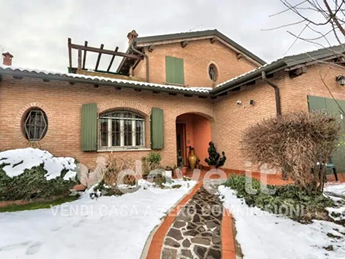 Casa con 6 locali in vendita in Via Gioacchino Rossini, Budrio