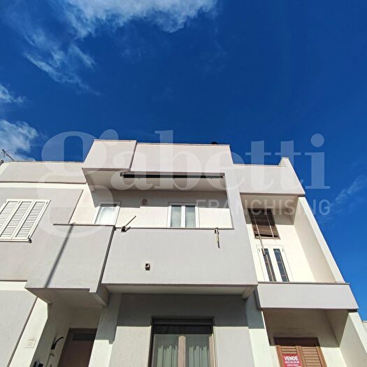 Appartamento quadrilocale in vendita in PresicceAcquarica