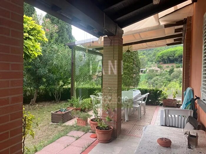 Appartamento con 5 locali in vendita in Rosignano Marittimo