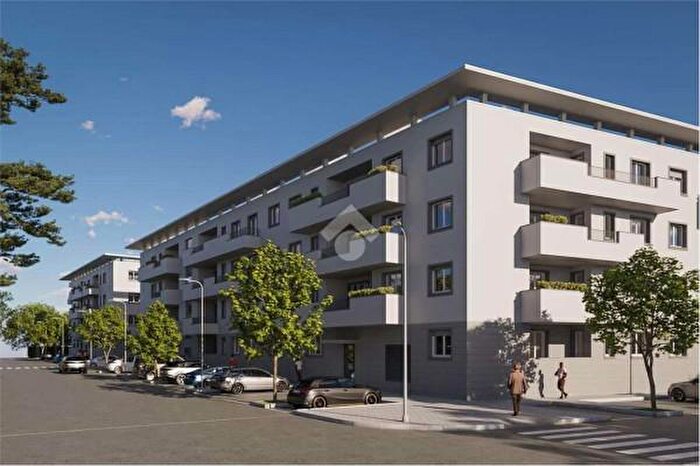 Appartamento trilocale in vendita in Via Angelo Moratti, Somma Lombardo