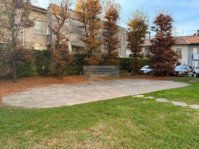 Appartamento trilocale in affitto in via san vincenzo snc, Galliano, Cantù