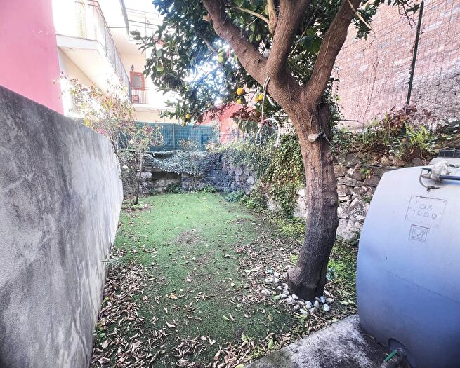 Casa quadrilocale in vendita in Via Etna, San Giovanni La Punta