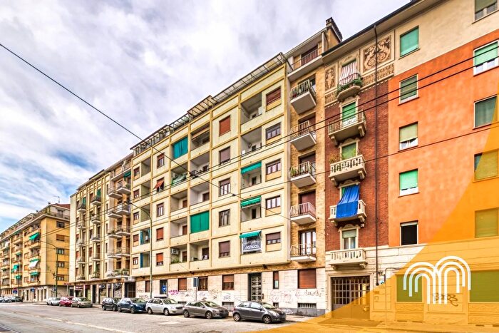 Appartamento bilocale in vendita in Via Genova, Torino