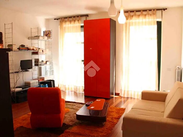 Appartamento monolocale in affitto in Alzaia Naviglio Pavese, Milano