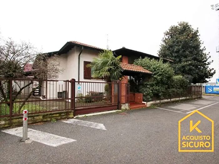 Casa trilocale in vendita in Via Campo Sportivo, Sedriano