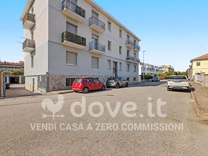 Appartamento trilocale in vendita in Strada Privata Pastorini, Novara