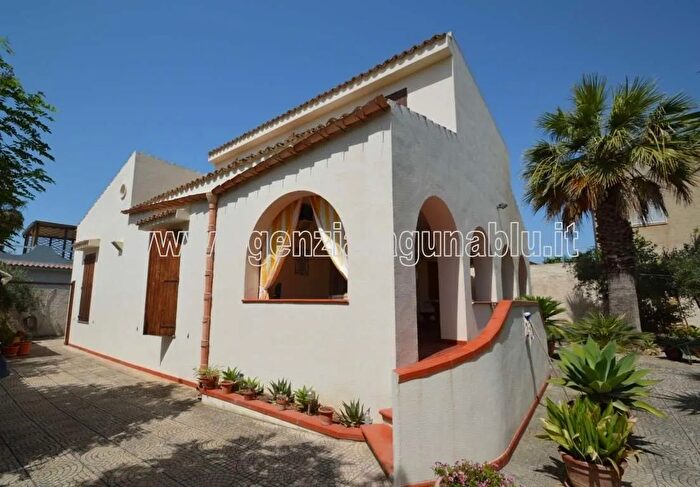 Casa con 5 locali in vendita in Via G Bessarione, Mazara Del Vallo