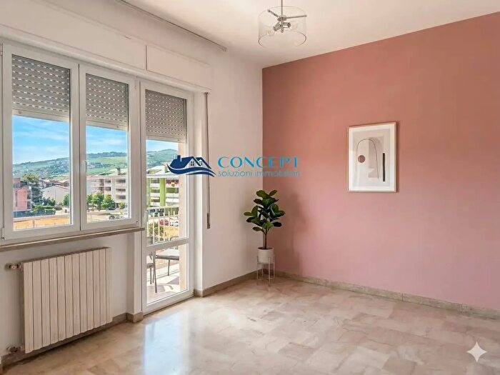 Appartamento quadrilocale in vendita in Via Pescara Snc, Martinsicuro