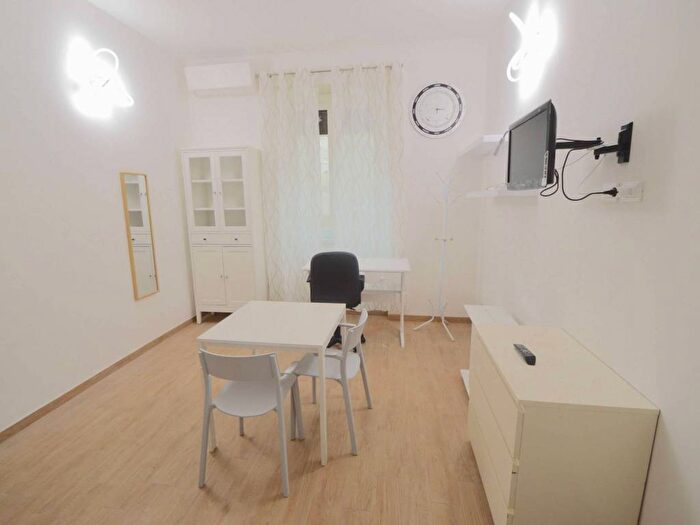 Appartamento monolocale in affitto in Via Ausonio, Corso Genova, Milano