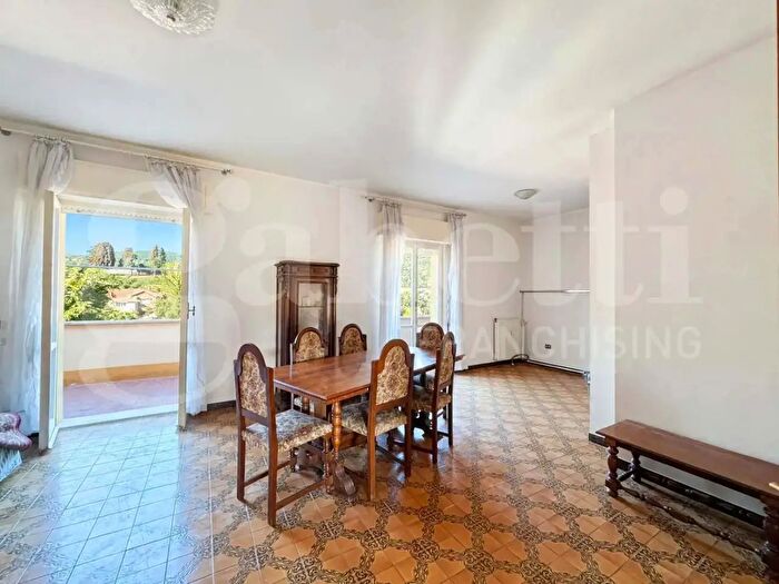 Appartamento con 6 locali in vendita in Via Togliatti Snc, Orte